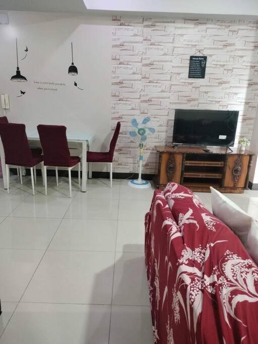 Cubao Manhattan Heights, Unit 8Bc Tower B, 1 Br Manila Esterno foto