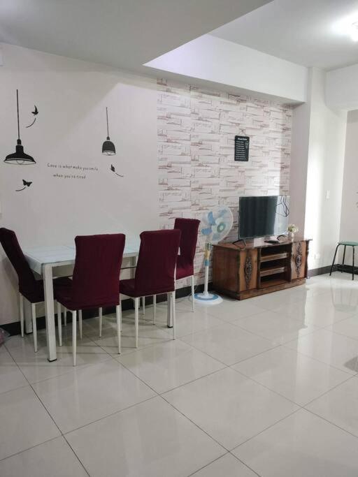 Cubao Manhattan Heights, Unit 8Bc Tower B, 1 Br Manila Esterno foto