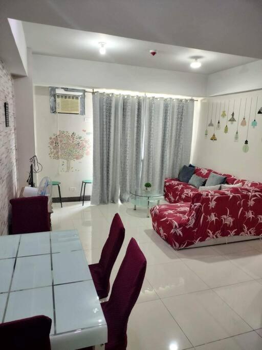 Cubao Manhattan Heights, Unit 8Bc Tower B, 1 Br Manila Esterno foto