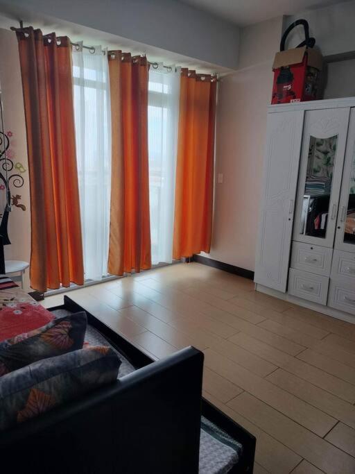 Cubao Manhattan Heights, Unit 8Bc Tower B, 1 Br Manila Esterno foto