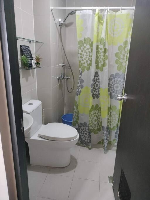 Cubao Manhattan Heights, Unit 8Bc Tower B, 1 Br Manila Esterno foto